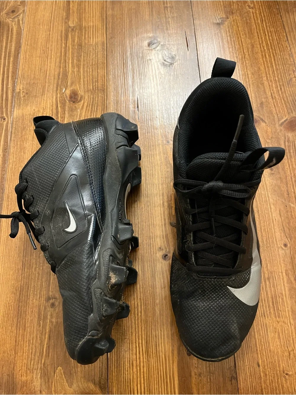 Nike Men's Alpha Menace 4 Shark Football Cleats